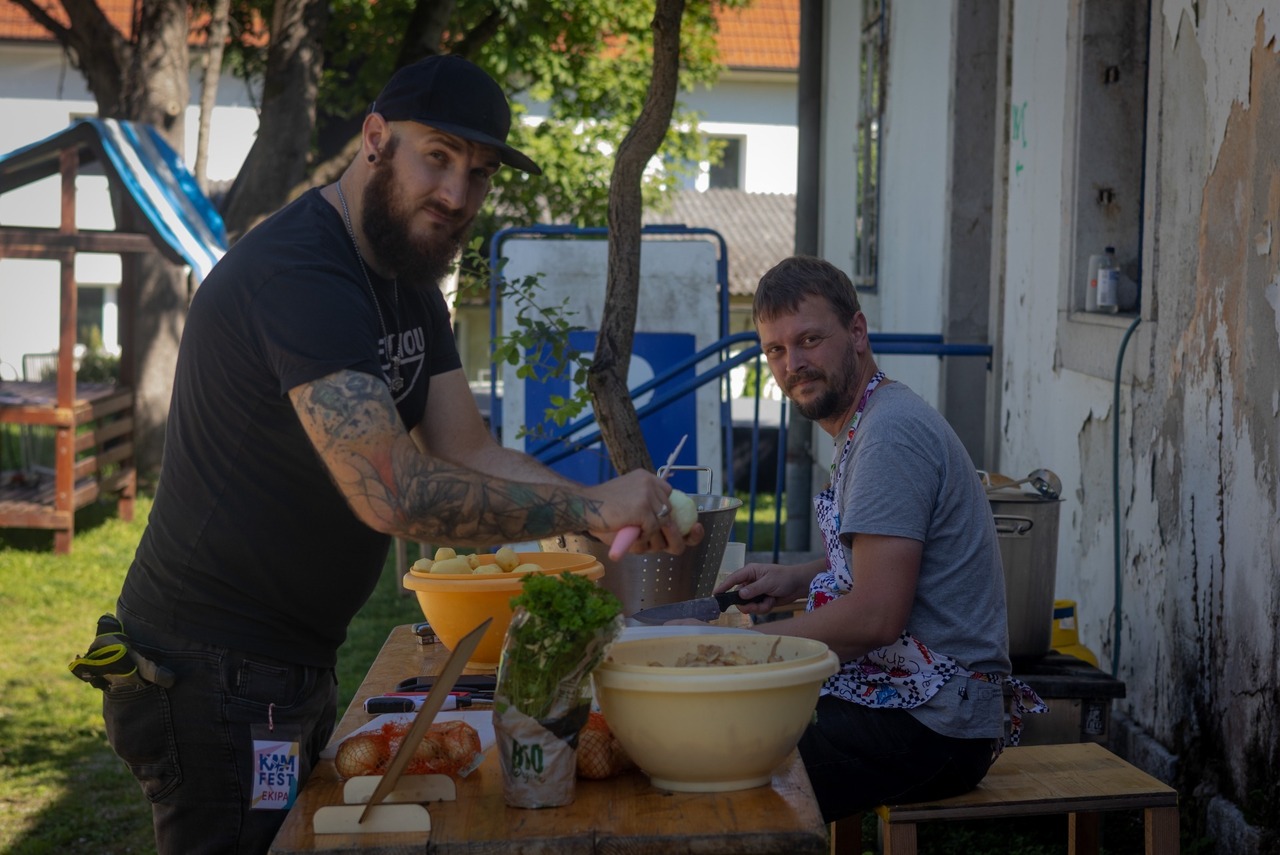 Futr pa gvant: izmenjevalnica oblačil sreča disko juho | Kamfest | 9. 8. 2025