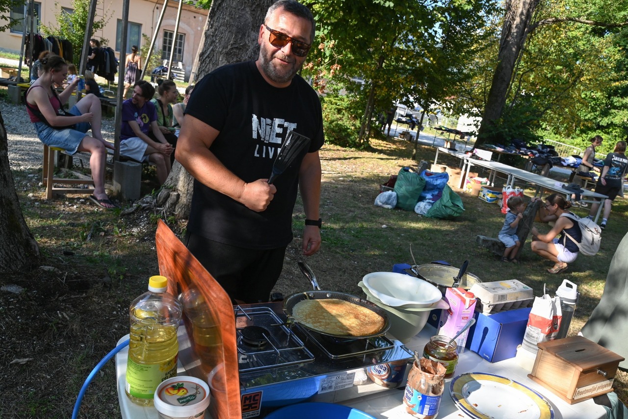 Futr pa gvant: izmenjevalnica oblačil sreča palačinke | Kamfest | 8. 8. 2026
